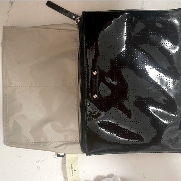 LIKE NEW Kate Spade Metro Spade Zip Pouch, Black Perforated hearts - Picture 11 of 12